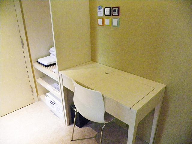 普通のテーブルですが…