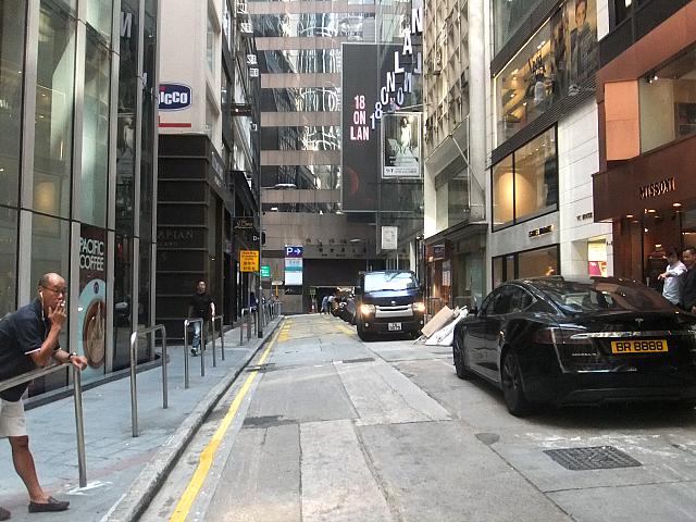 まっすぐ進みます