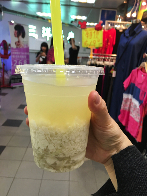 甘さ控えめ。ハトムギと湯葉の糖水です