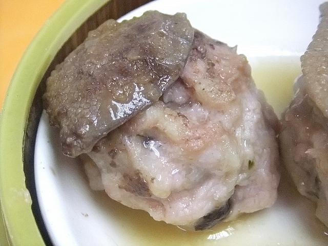 上に乗っているのがレバー