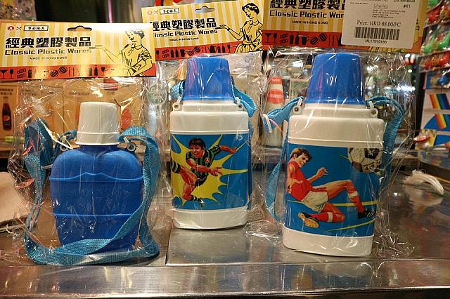 こちらは男子学生はみんな持っていた？水筒。これも欲しいなあ・・・