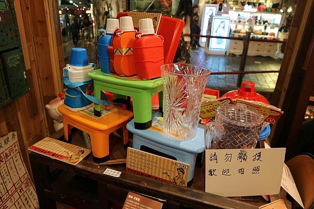 これもディスプレイ、昔の紅A商品。『触らないでください。写真は歓迎』と書いてあります