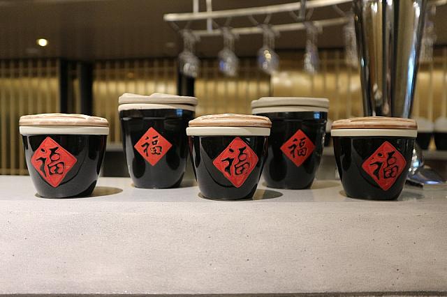 食器や置物ひとつとっても、エレガントでおしゃれ