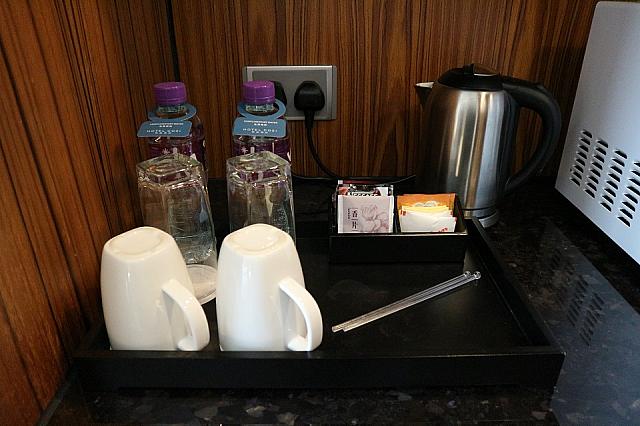 ティーセット。