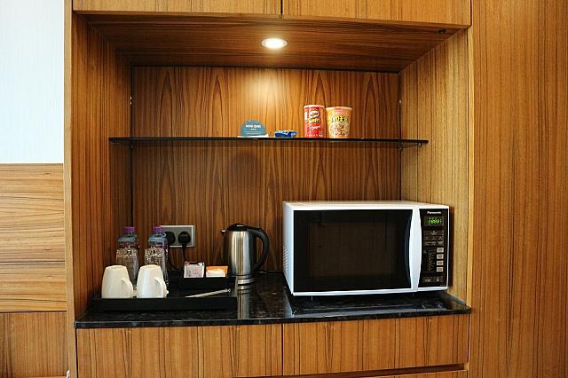 ちなみに、電子レンジはロングステイの部屋にセットされます。通常の予約では電子レンジはつきません。