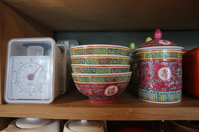 ファンも多い、この食器。色違いで各種ありましたよ。