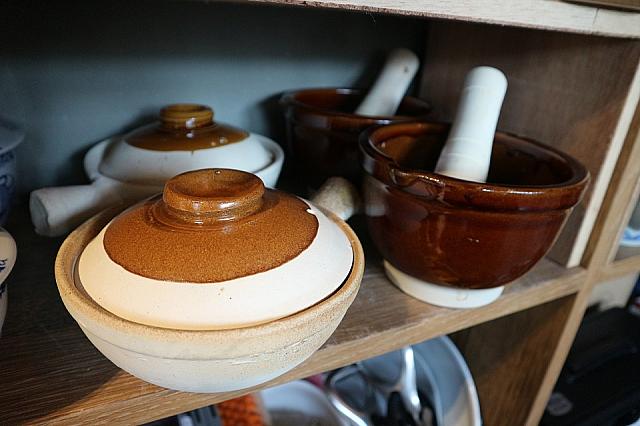 冬の名物といえば、煲仔飯（ボウジャイファン）。煲仔飯で使われる土鍋もありました！