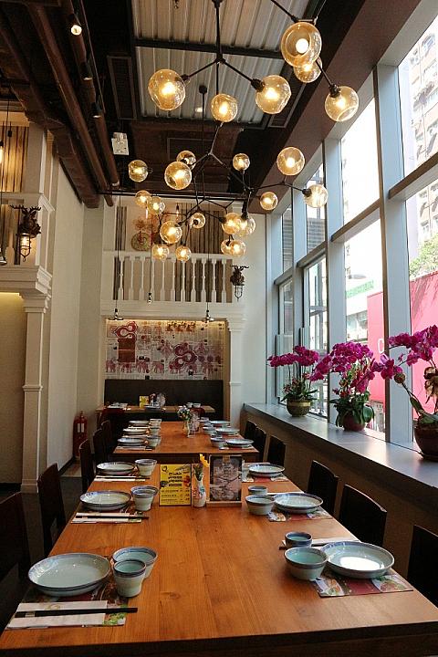 1階の店内。