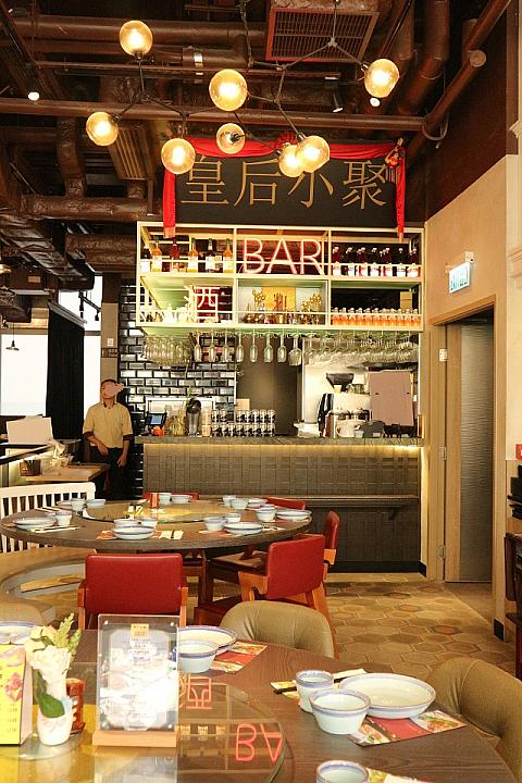 1階の店内。
