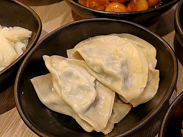 沙葛餃：豚肉と沙葛（さくさくした芋のような野菜）の混ざった食感を楽しんでください。