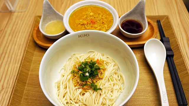 蟹黄油拌麺（Crab Egg Gravy Mixed Noodle）