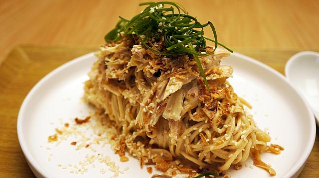 麺料理として独特な形をしています