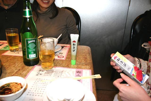 ナビの友人は火鍋の達人。なんとマイわさびを持参してました。