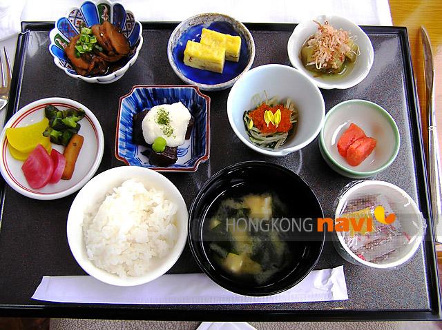組み合わせると、ほら立派な和定食の出来上がり！ 