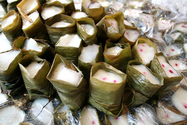アンコ入り大福餅。
日本の餅より粘りがあるのが特徴。
茶果（チャグォ）　HK$5 