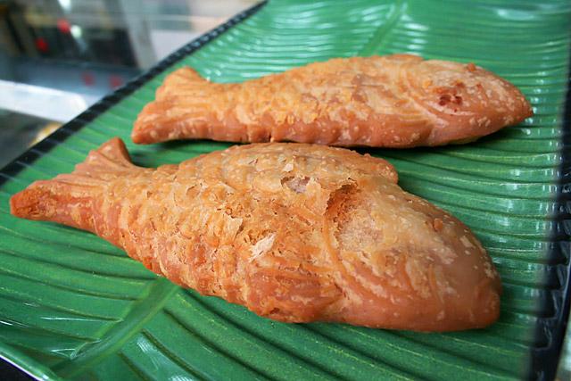 あんにタロイモを使用したたい焼き風のおやつ。ベジタリアンレストランの定番メニューです。 