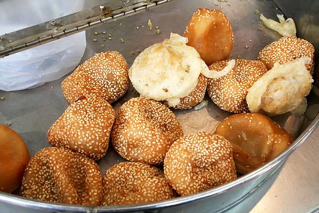 アンコ入りゴマ団子。
煎堆（ジンドイ）HK$4.5 