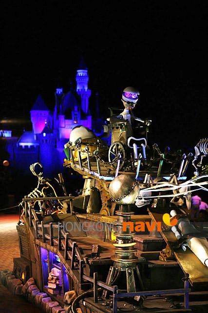 「ナイトメア・ビフォー・クリスマス」の
フェンケ ルスタイン博士も、不気味な
感じをかもし 出していますねー