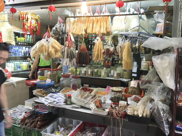 このような店舗が都市部では減ってきている。