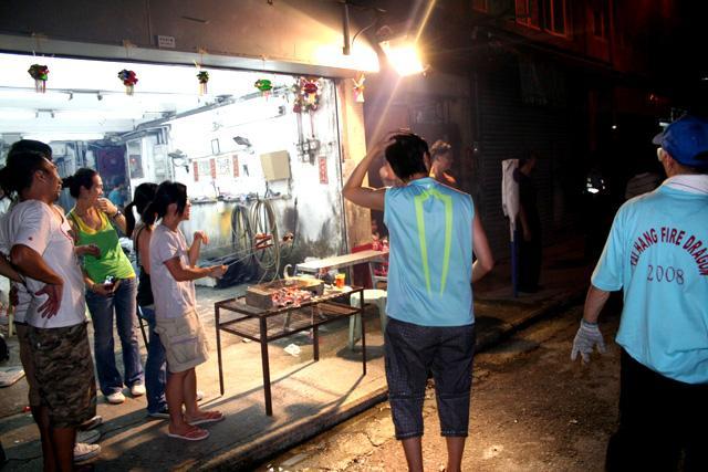 BBQをしながら楽しむとはいかにも香港的