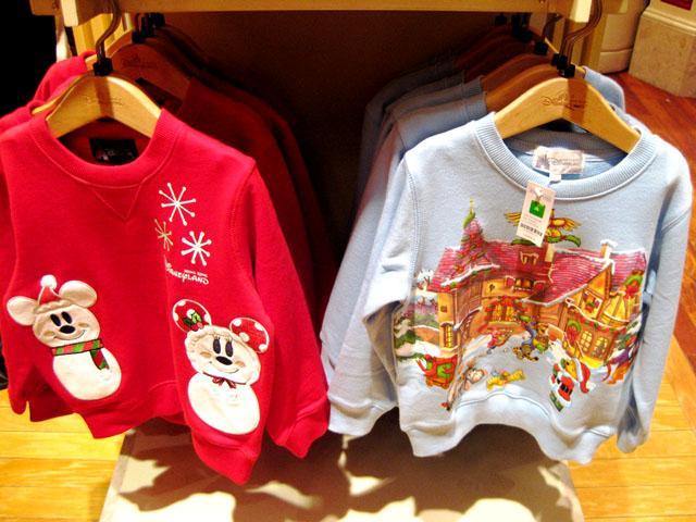 子供服のデザインも、クリスマスバージョン。かわいいですね。