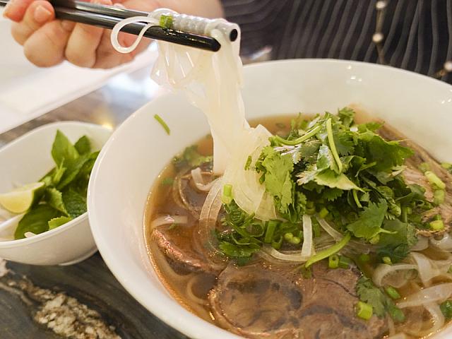 「しっかり火を通した牛肉のフォー（熟牛肉粉）」HK$82