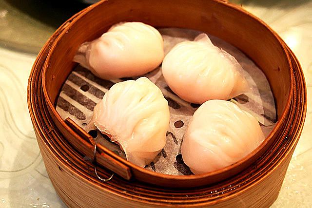 ハーガオウォン 
<br>蝦餃皇<br>
 
蝦入り蒸し餃子。飲茶の定番メニュー。薄い皮にエビのうまみが染み込んでいる。 
 
