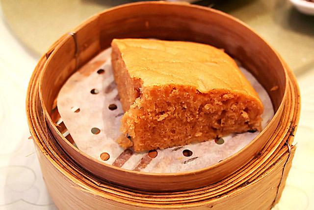 ワイガオマーライゴウ<br>


懐舊馬粒糕 <br>

中国風蒸しケーキ。甘さ控えめで、カステラに似たような味。定番のデザート。
 
