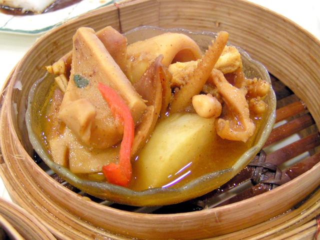 カレー味のイカ。
イカは味が染みてるのに柔らかくてプリプリでした！
