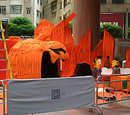 昨日に引き続き、ハロウィンイベントの準備が着々と進む香港の街からお届けします。 -銅鑼灣・時代廣場（タイムズスクエア）より