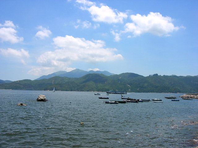 景色の眩しさに、本格的な夏の到来を感じます。