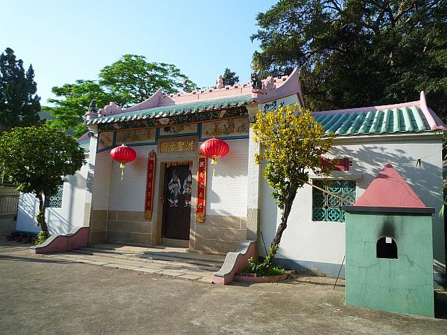 1736年に建立された洪聖廟。
