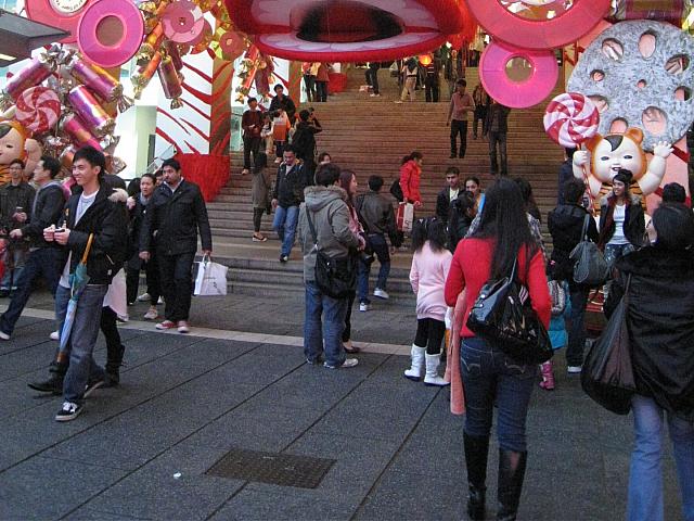 日本より気温は高くても、香港の冬は思いのほか寒くなります。