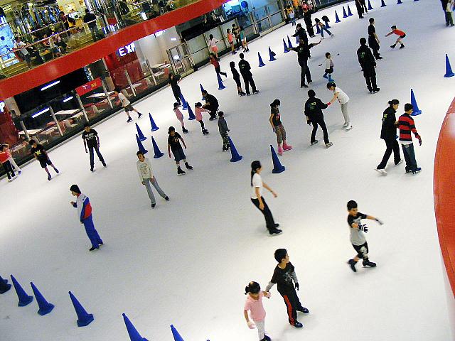 APITA内のスケートリンク