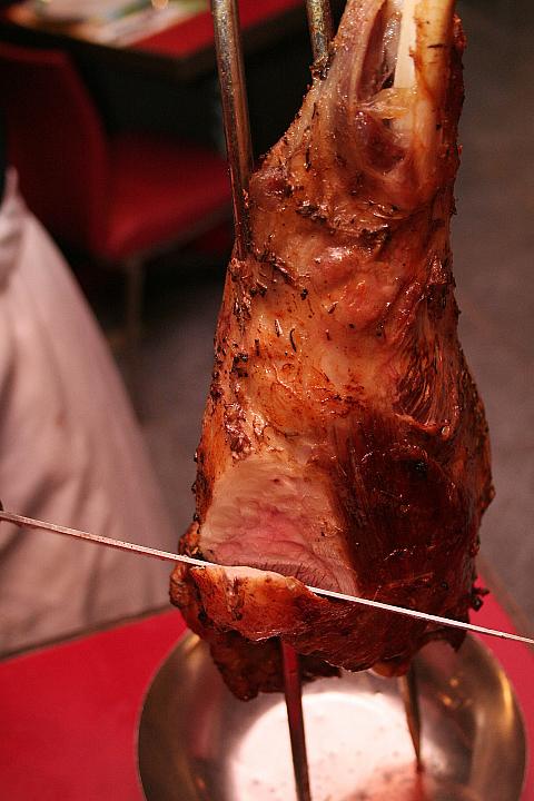 豚肉独特の香ばしさを活かしたリブ
