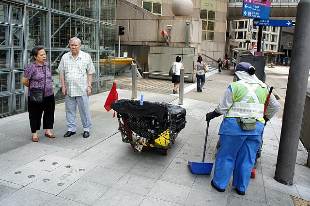 街をキレイにしてくれる清掃員さん