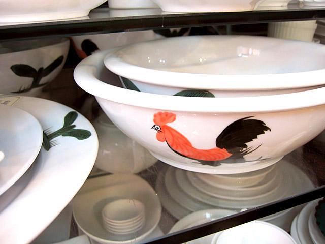 こんなにかわいい柄の食器もあります