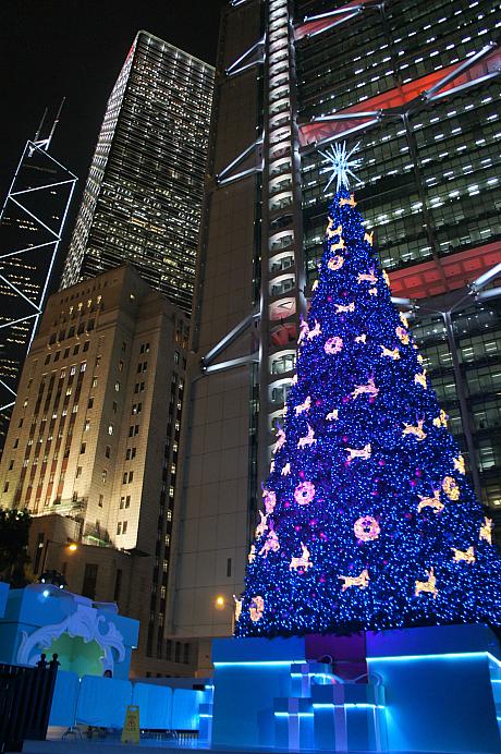 スタチュースクエアのクリスマスツリー