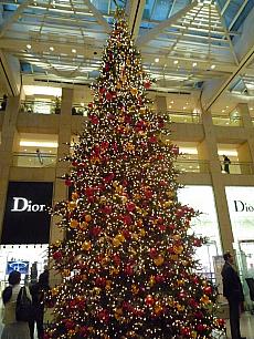 香港の街中がクリスマス一色になります
