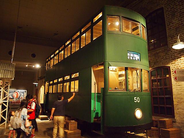 初代のトラムもそのまま展示。2階部分には上がれませんが、1階は自由に入れます。