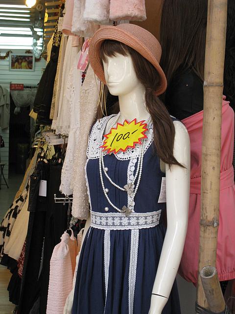 驚くのはその値段の安さ！普通の店で買うのが馬鹿らしくなるほど安いです。