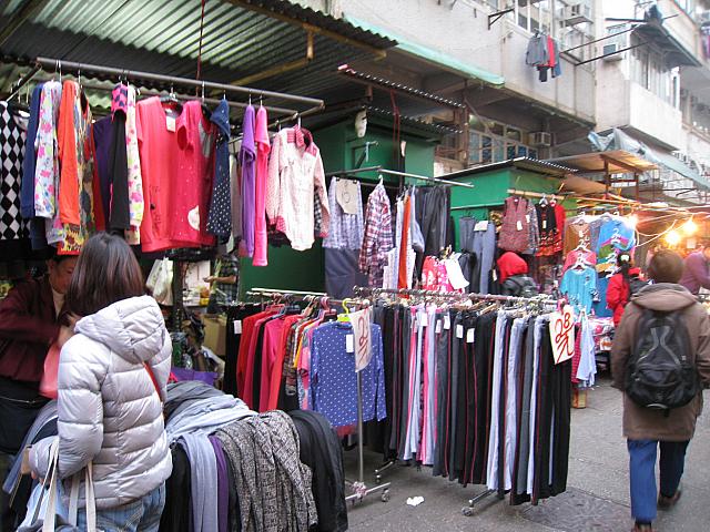 ビミョ～なセンスの洋服屋さん♪