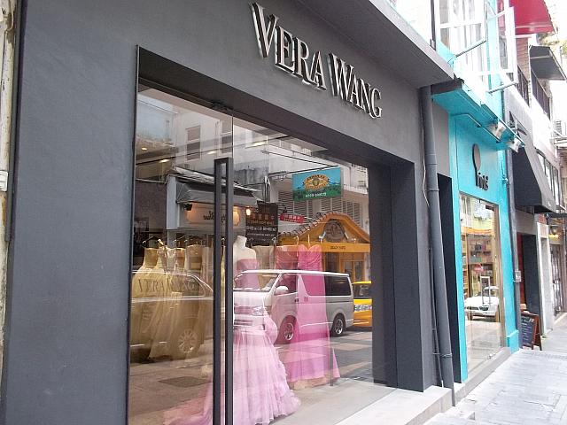 有名ウィエディングドレス店！