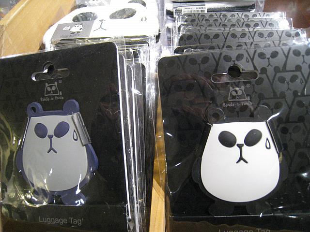 どことなく憎めない1頭身パンダ「Panda-A-Panda」。文房具、生活用品などバリエーション豊富。①②④