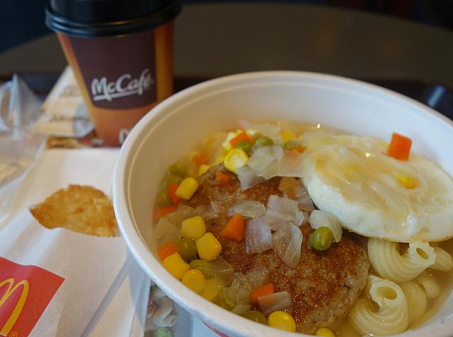 朝マックのマカロニ。あっさりした味付け。