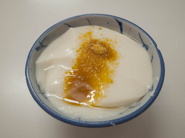 するっと食べれちゃう豆腐花（$12）。