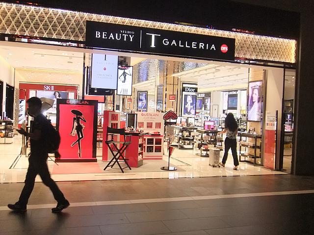 免税店ももちろんあります