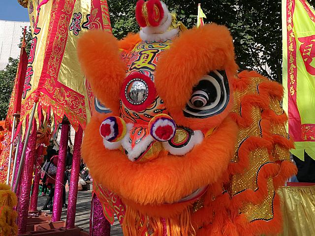 残念ながらナビはタイミングが悪く、ライオンやドラゴンのショーが見られませんでしたが…