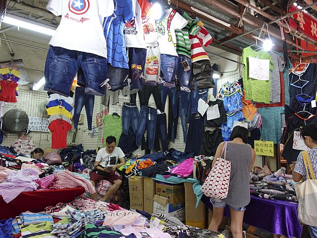 格安衣料品もまだまだ健在
