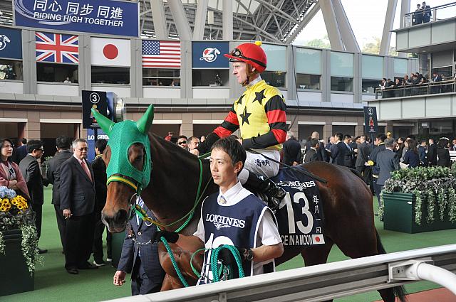 パドックでのワンスインナムーン